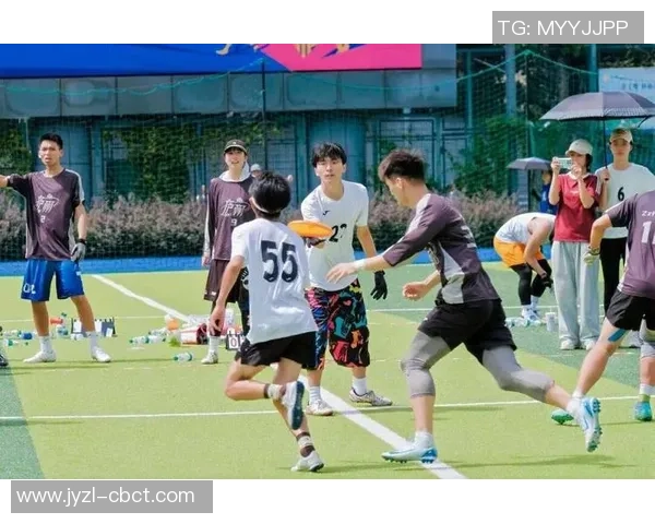 飞盘热潮席卷南京聚焦南京飞盘队的训练与比赛节奏